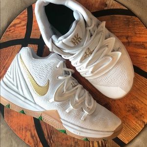 Nike Kylie 5 Basketball Shoes - Boys Sz 2